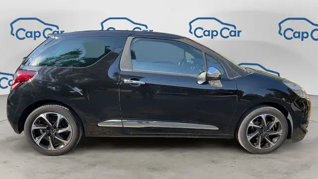 DS Automobiles DS 3 view 4