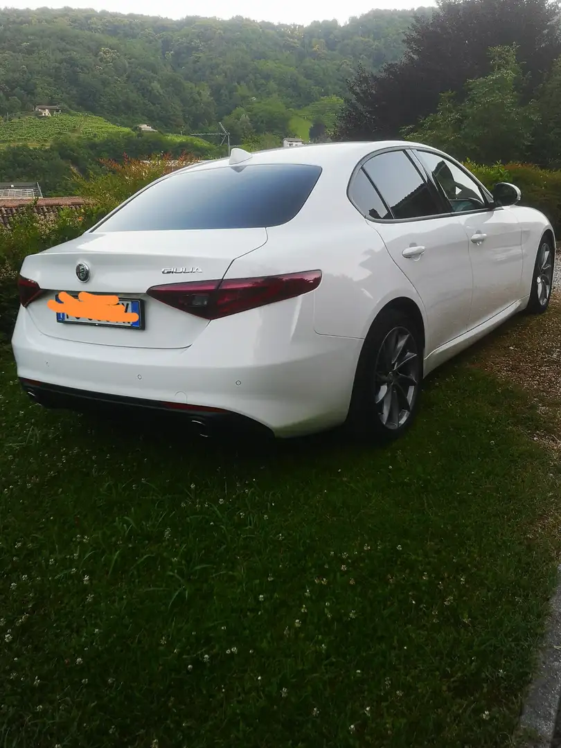 Alfa Romeo Giulia 2.2 t Business Sport Launch Edition 180cv auto - 2