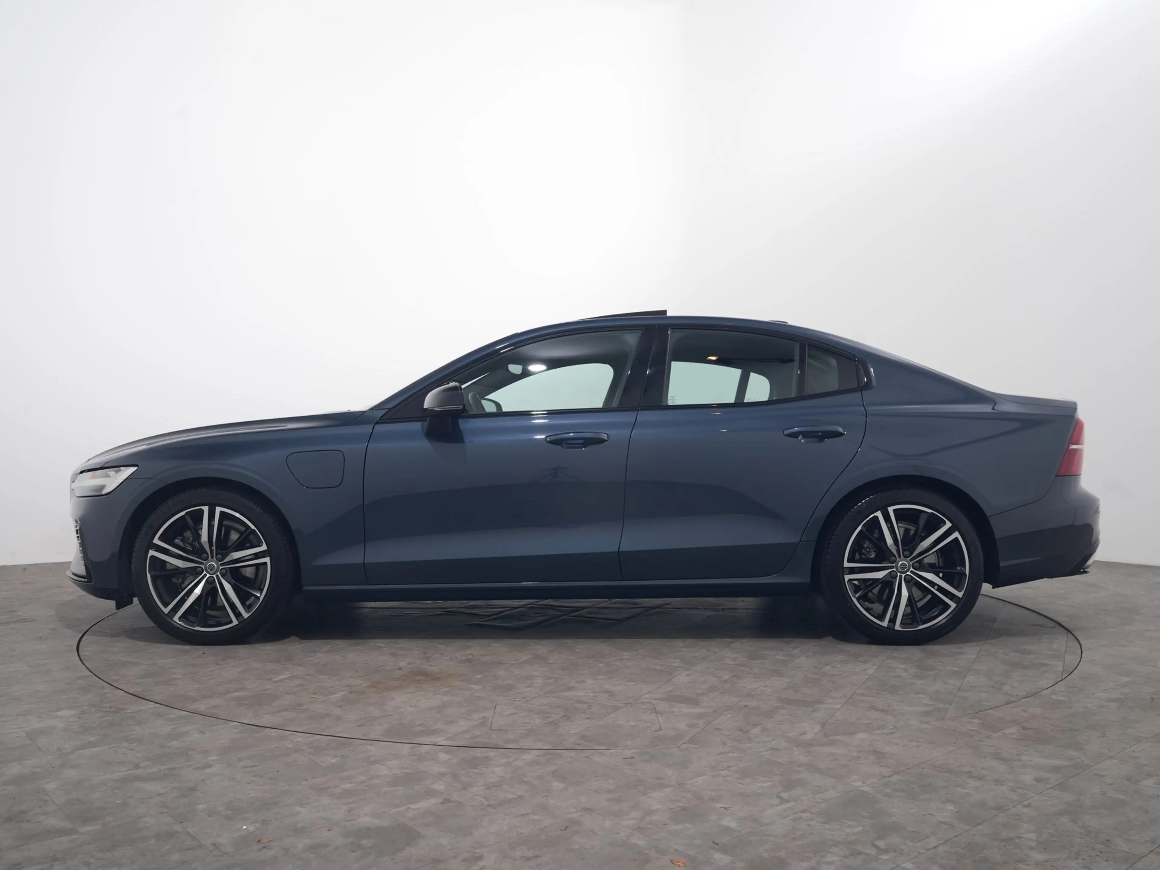 Volvo S60 2.0 RECHARGE T6 350PK AWD R-DESIGN AUT8 | Panorama — photo 6