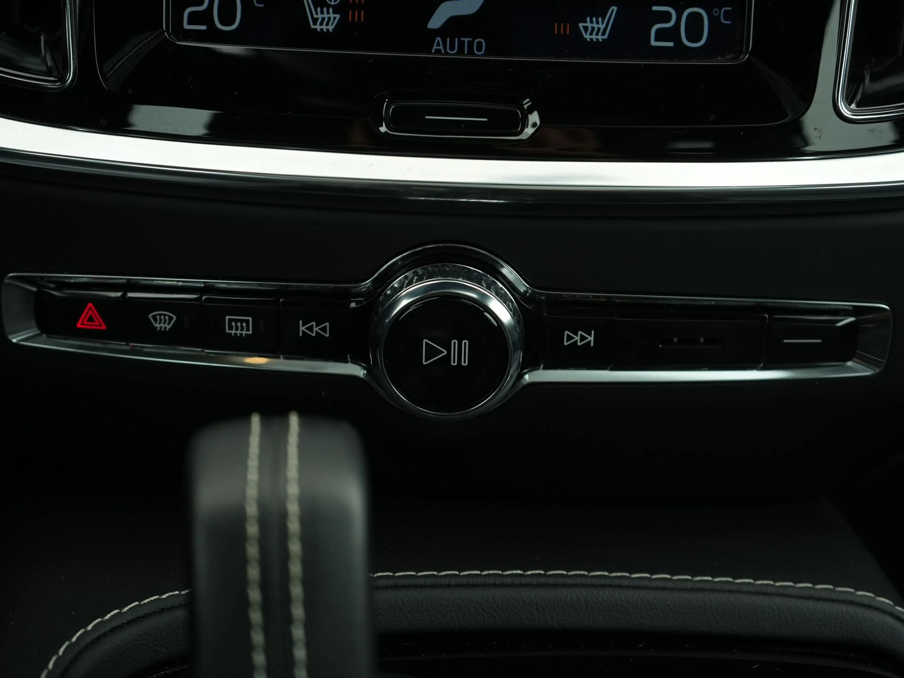 Volvo S60 2.0 RECHARGE T6 350PK AWD R-DESIGN AUT8 | Panorama — photo 10