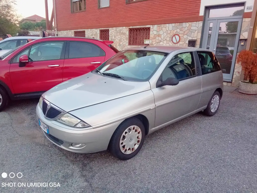 Lancia Y 2001 из Европы — купить под ключ