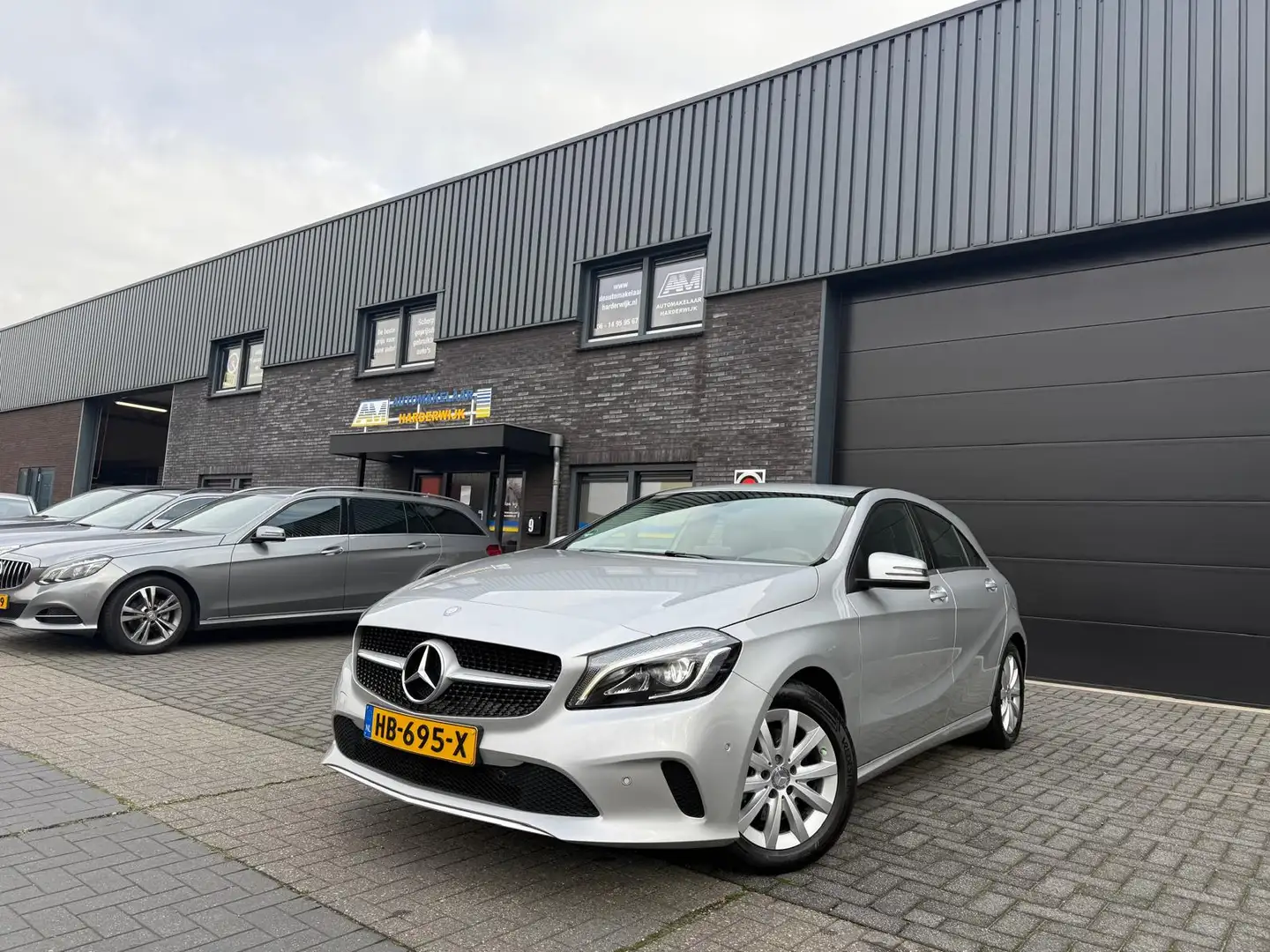 Mercedes-Benz A 160 Ambition | 1E EIGENAAR | 12MND GARANTIE | LED | NA Grijs - 2