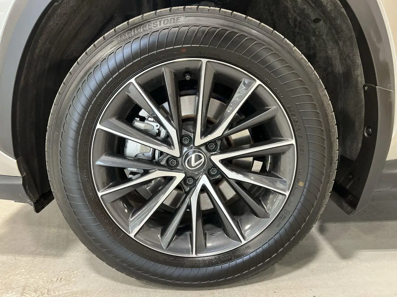 Lexus NX снимка Lexus NX