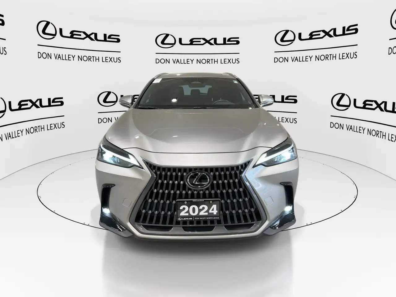 Lexus NX снимка Lexus NX