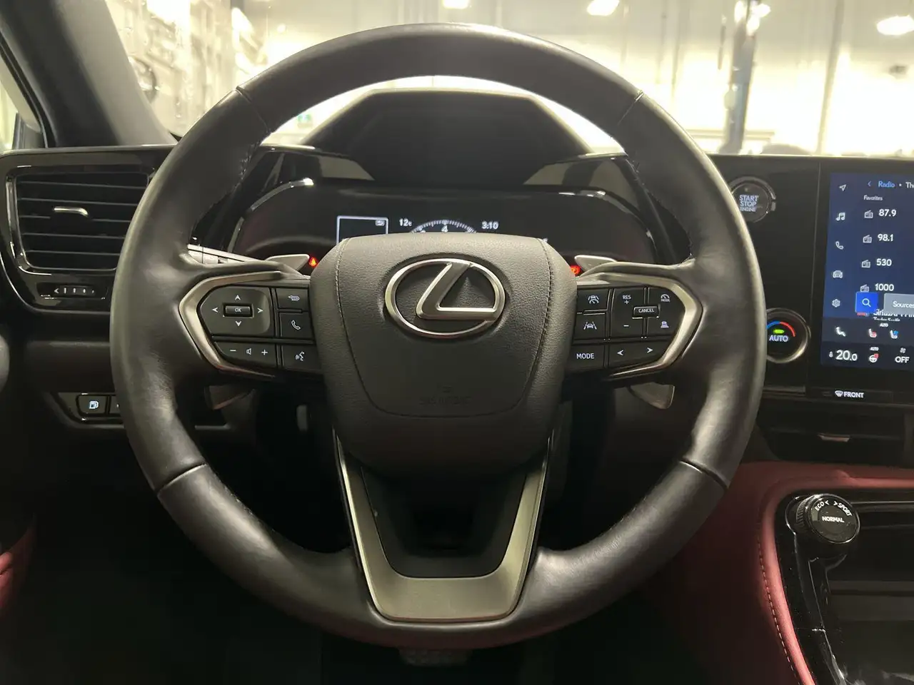 Lexus NX снимка Lexus NX