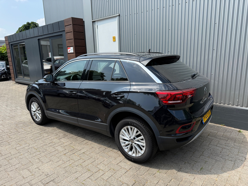 Volkswagen T-Roc 1.5 TSI Life / AUTOMAAT / NAVIGATIE / CAMERA / CRU — photo 4
