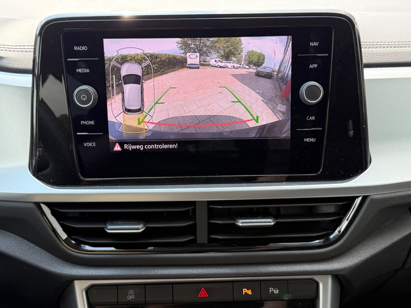 Volkswagen T-Roc 1.5 TSI Life / AUTOMAAT / NAVIGATIE / CAMERA / CRU — photo 11