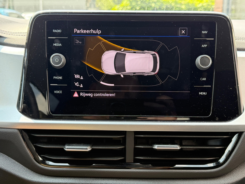 Volkswagen T-Roc 1.5 TSI Life / AUTOMAAT / NAVIGATIE / CAMERA / CRU — photo 13