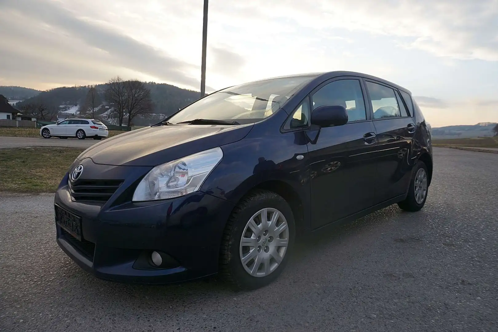 Toyota Verso 2,0 D-4D 125 High DPF Blau - 2