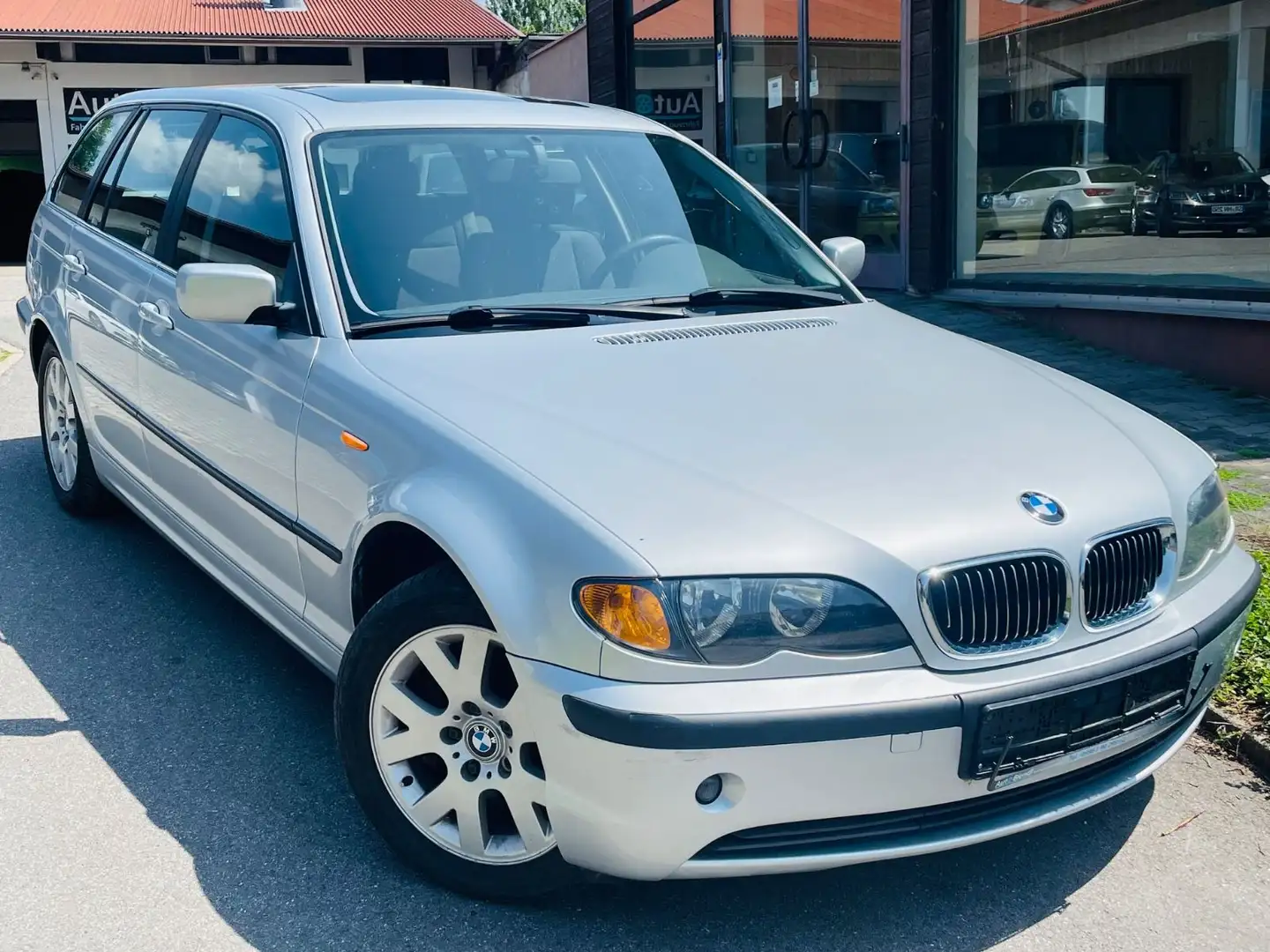 BMW 320 Baureihe 3 Touring 320i Silber - 1