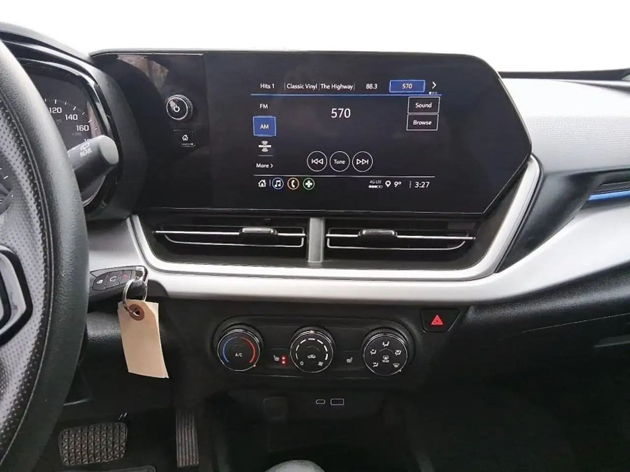 Chevrolet Trax снимка Chevrolet Trax
