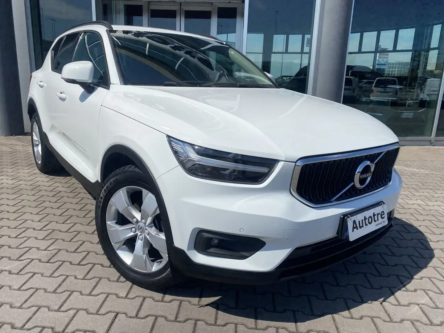 Volvo XC40 D3 Geartronic Business Bianco - 2