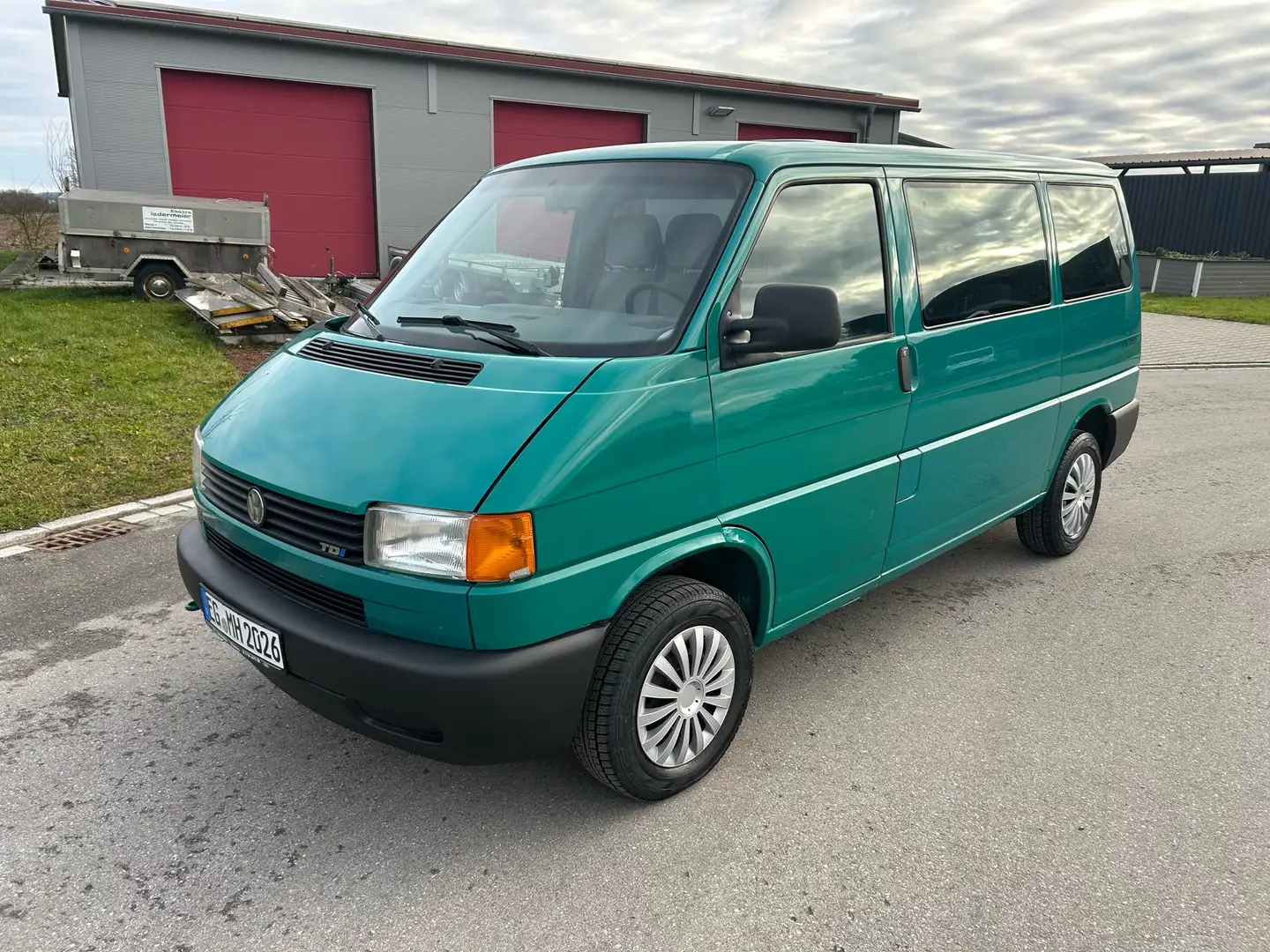 Volkswagen T4 Caravelle 2.5 TDI *TÜV 12/26*KLIMA*CARAVELLE* Verde - 1