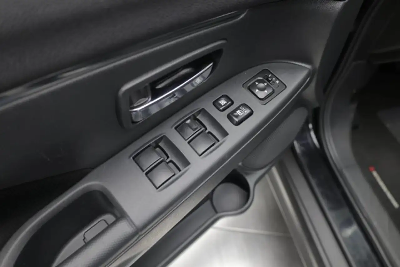 Mitsubishi RVR снимка Mitsubishi RVR