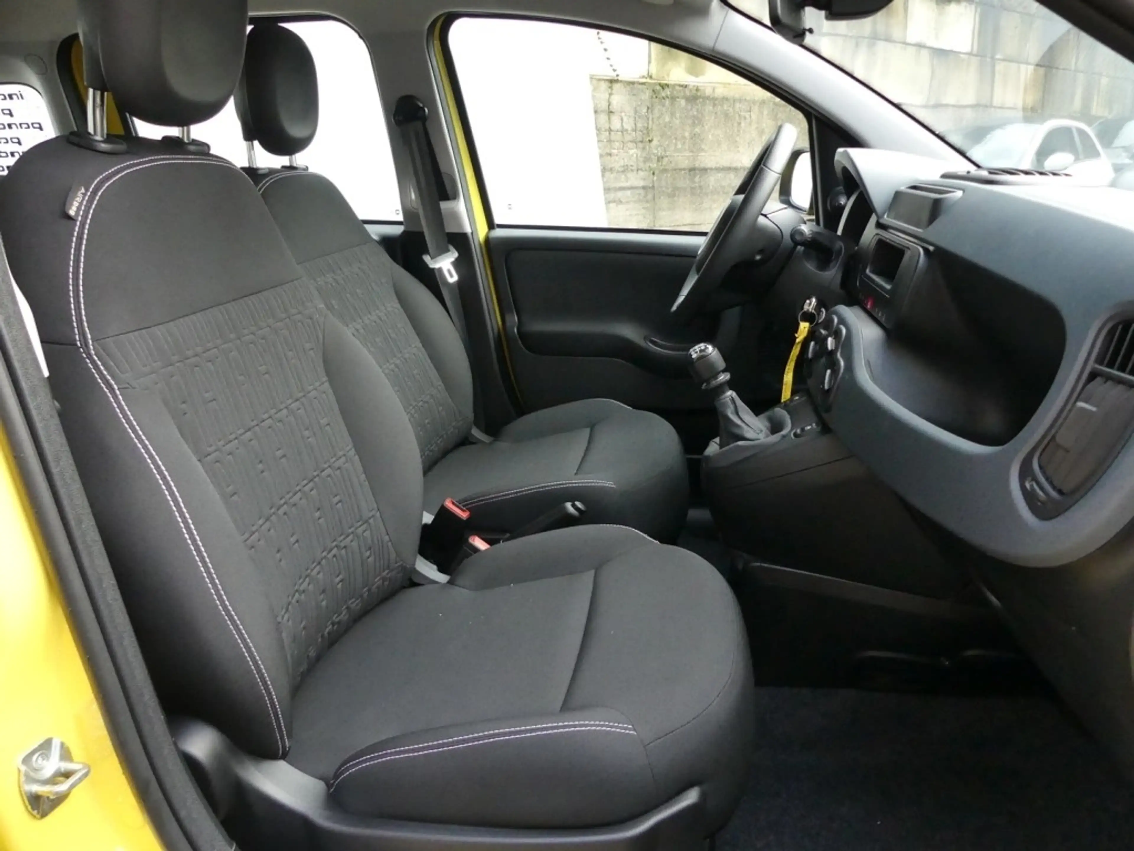 Fiat New Panda PANDA POP HYBRID 1.0 GSE 65PS PDC — photo 12