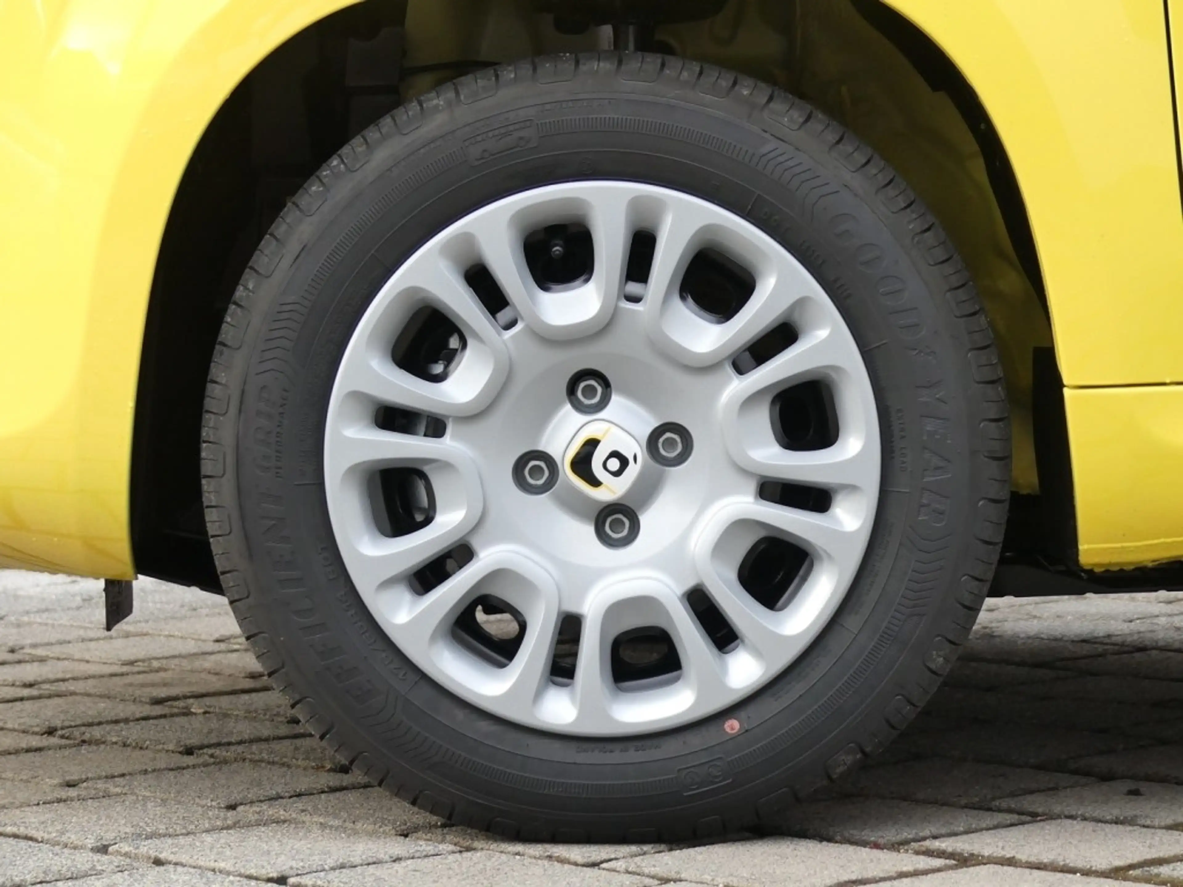 Fiat New Panda PANDA POP HYBRID 1.0 GSE 65PS PDC — photo 22