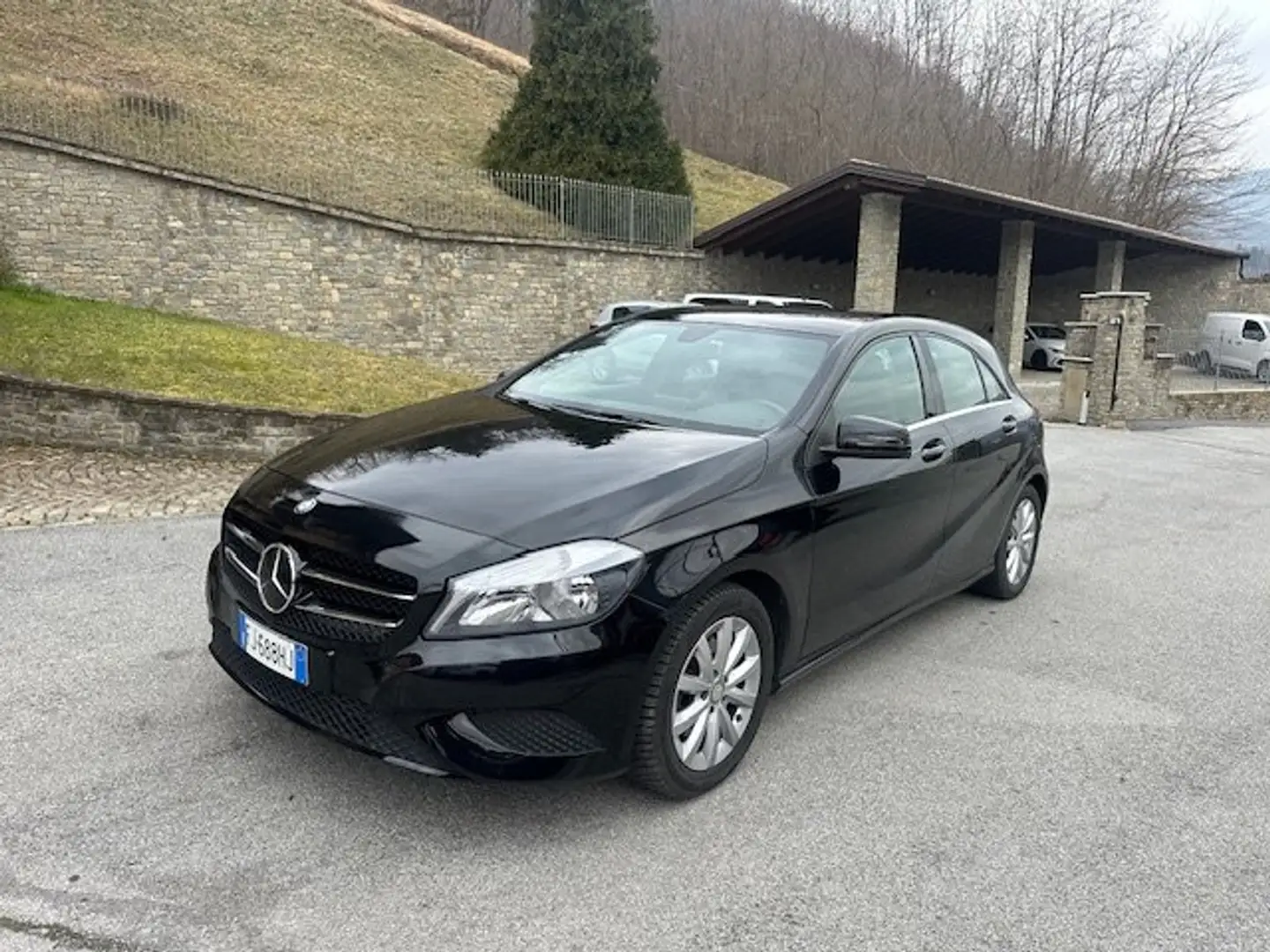 Mercedes-Benz A 200 d Sport my16 GANCIO TRAINO Nero - 2