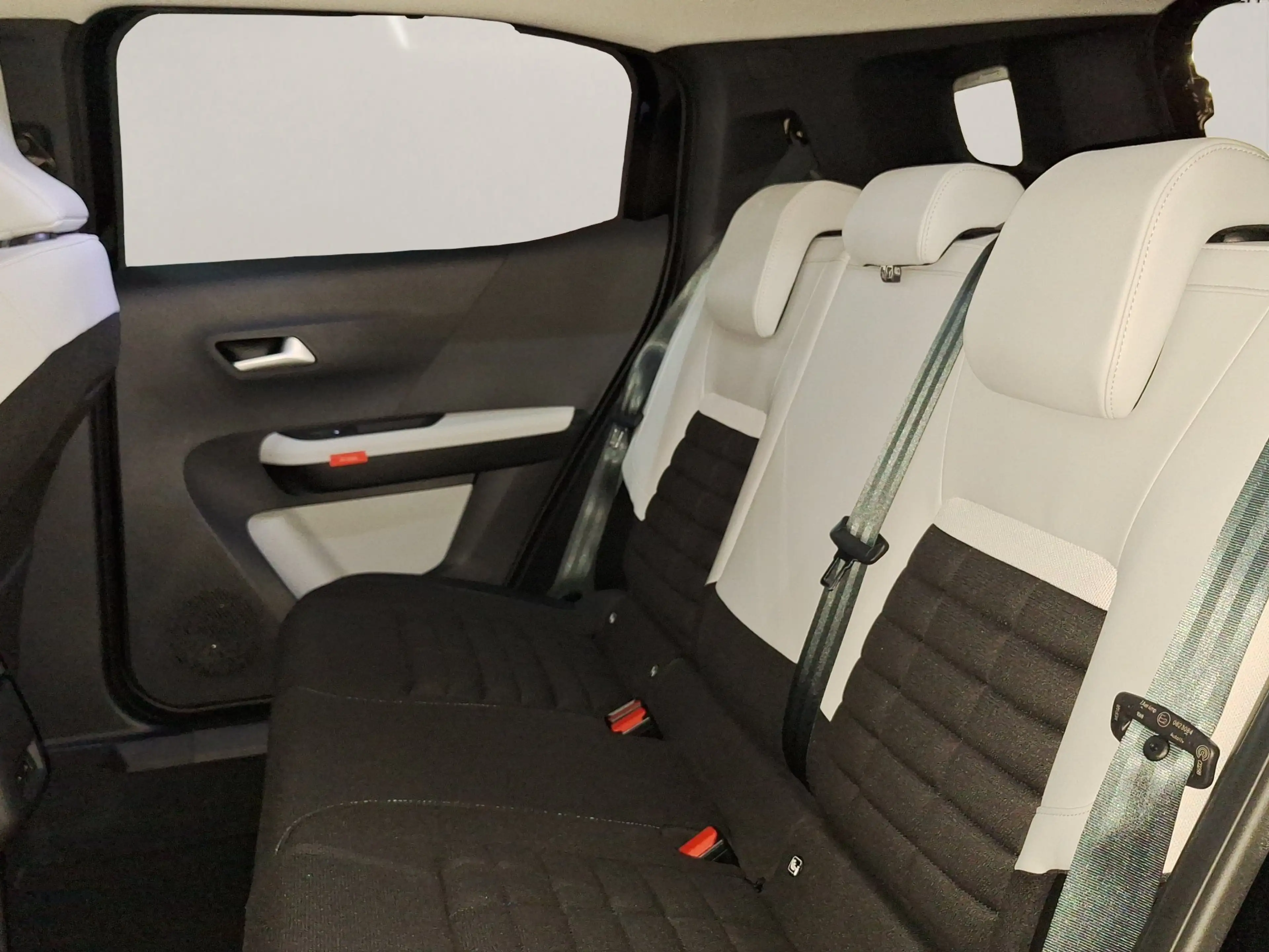 Citroen C3 Aircross 1.2 Hybrid MAX LED+Navi+SHZ+Winterp. — photo 13
