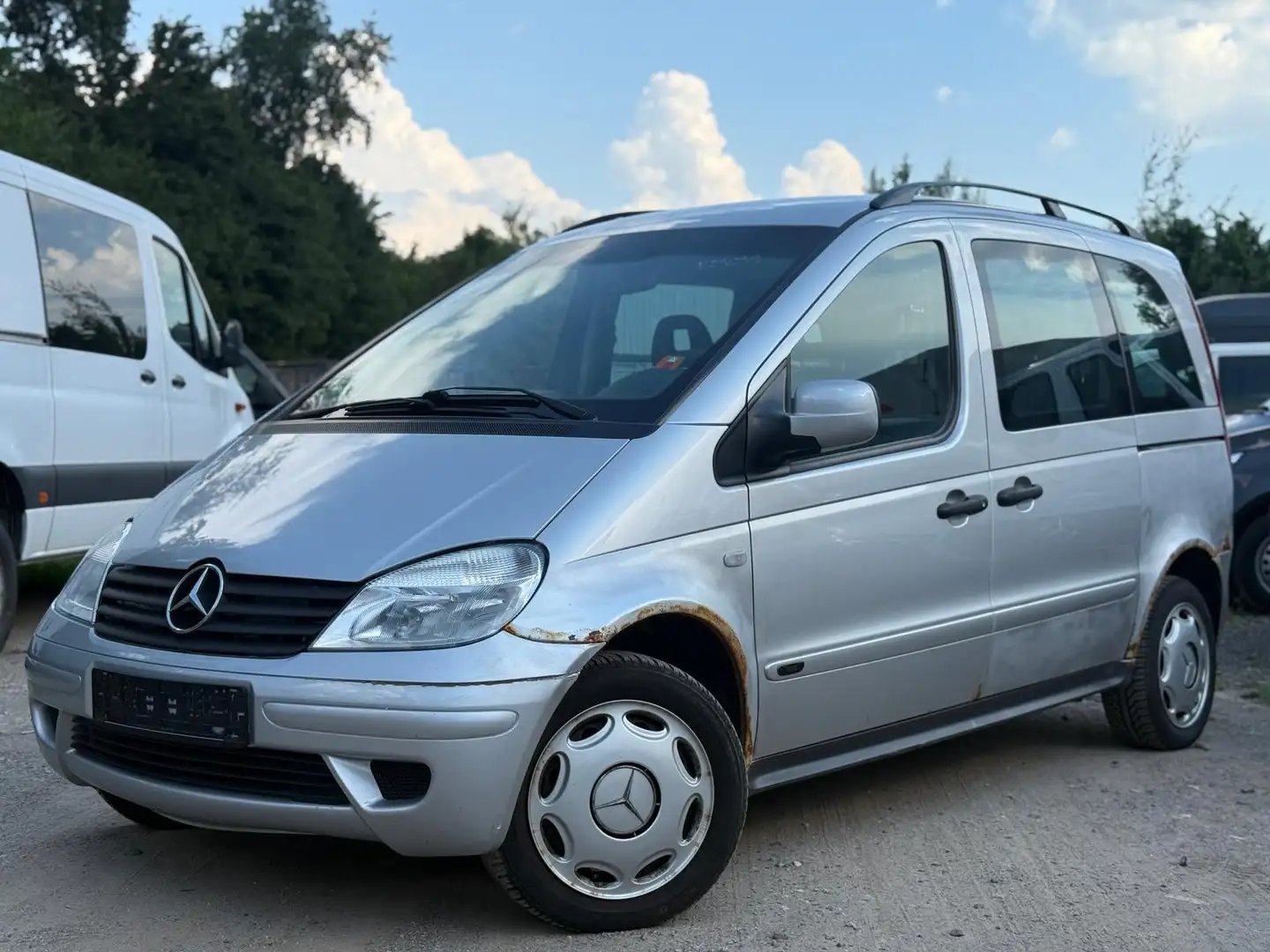 Mercedes-Benz Vaneo 1.6 BENZINER KLIMA AHK 2.HAND SCHECKHEFT TÜV 09/26 Silber - 1