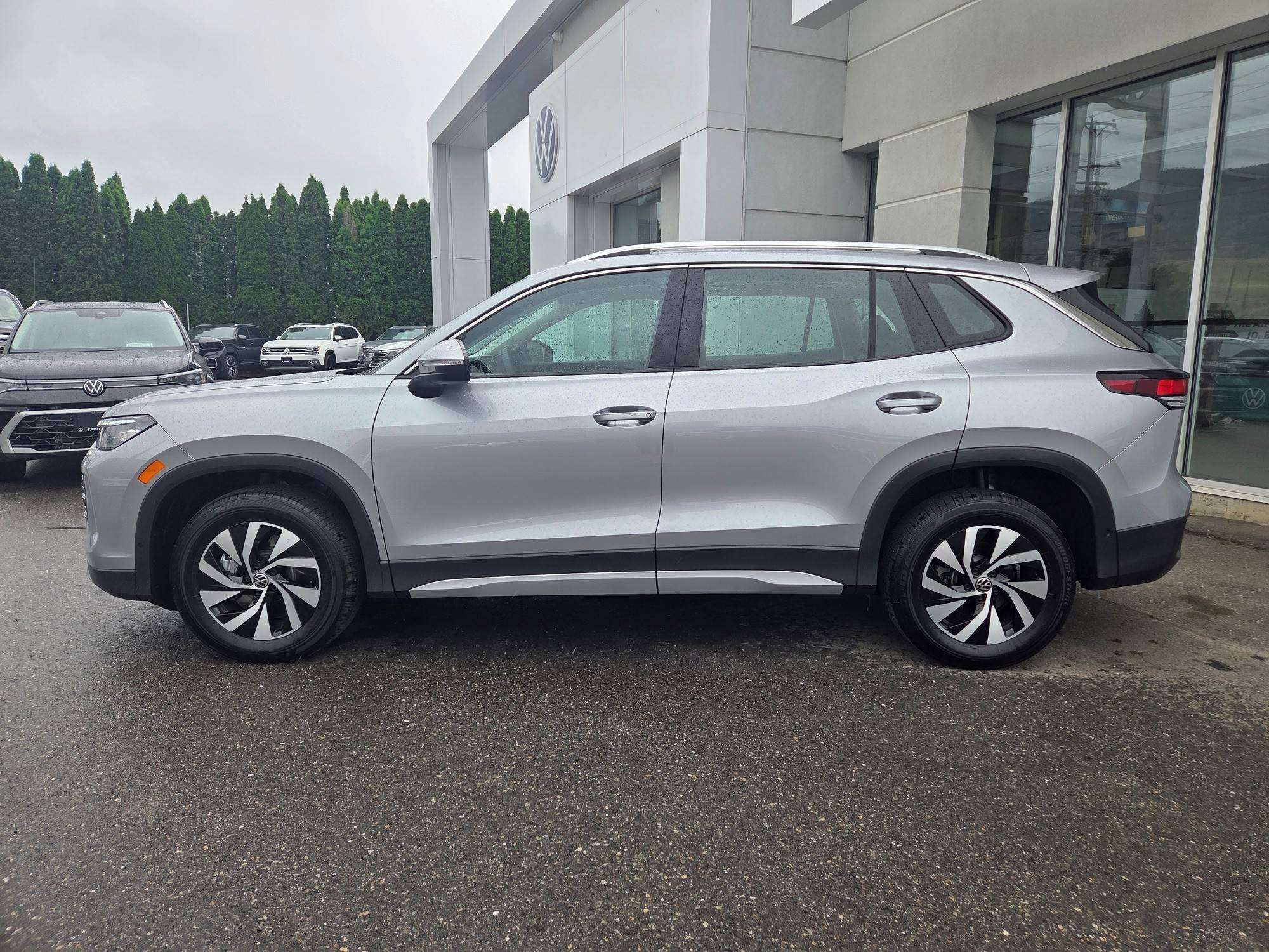 Pyrite Silver Metallic 2025 Volkswagen Tiguan SUV / Crossover Automatic