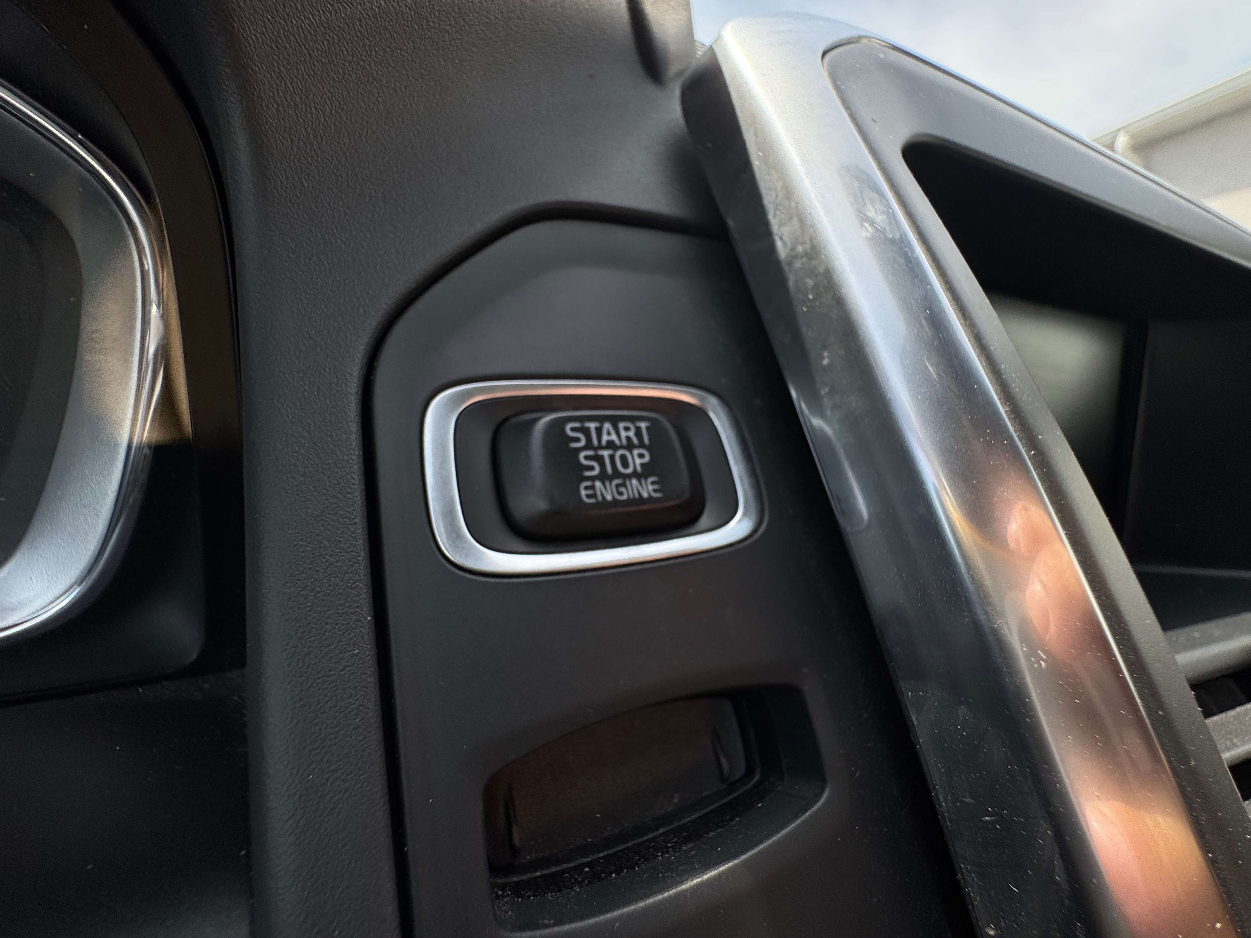 2017 Volvo XC60 99KM/NOACCIDENT/NAVI/BLINDSPOT/SAFETY+12M WRTY thumb 14
