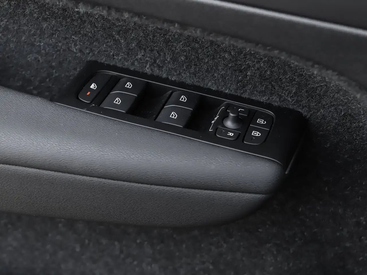 Volvo XC40 — photo 11 sur 17