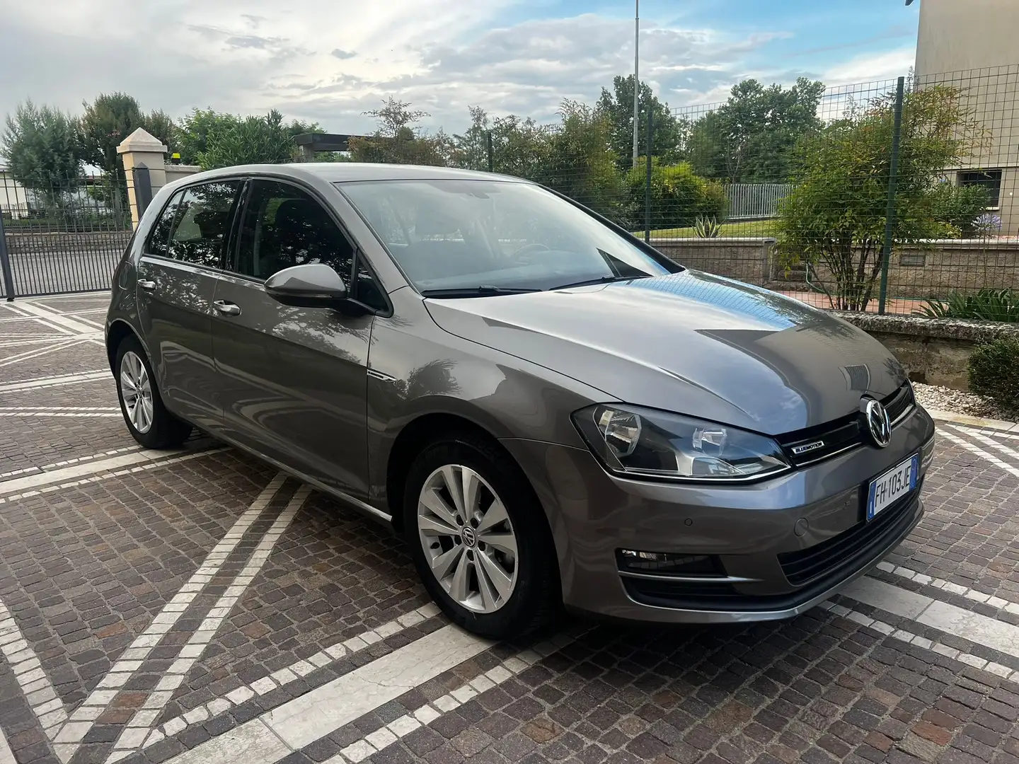Volkswagen Golf 7^ serie 1.4 TGI 5P Highline Blue Grigio - 1
