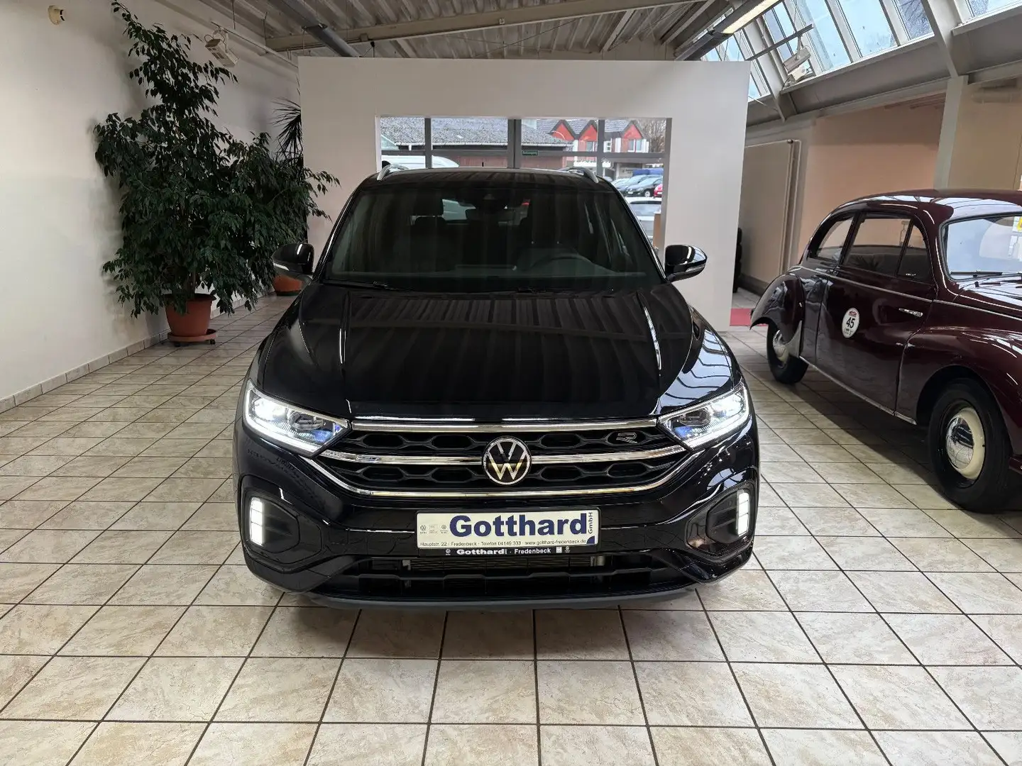 Volkswagen T-Roc 1.5 TSI OPF DSG R-Line "LED+ACC+AHK" Schwarz - 1