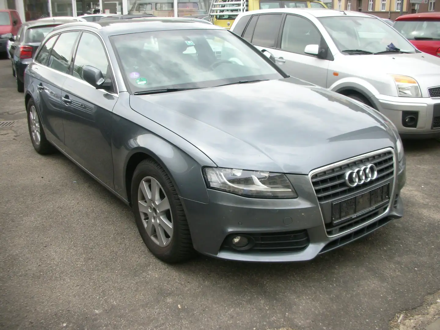Audi A4 Avant 2.0 Benzin *1.Hand Grigio - 1