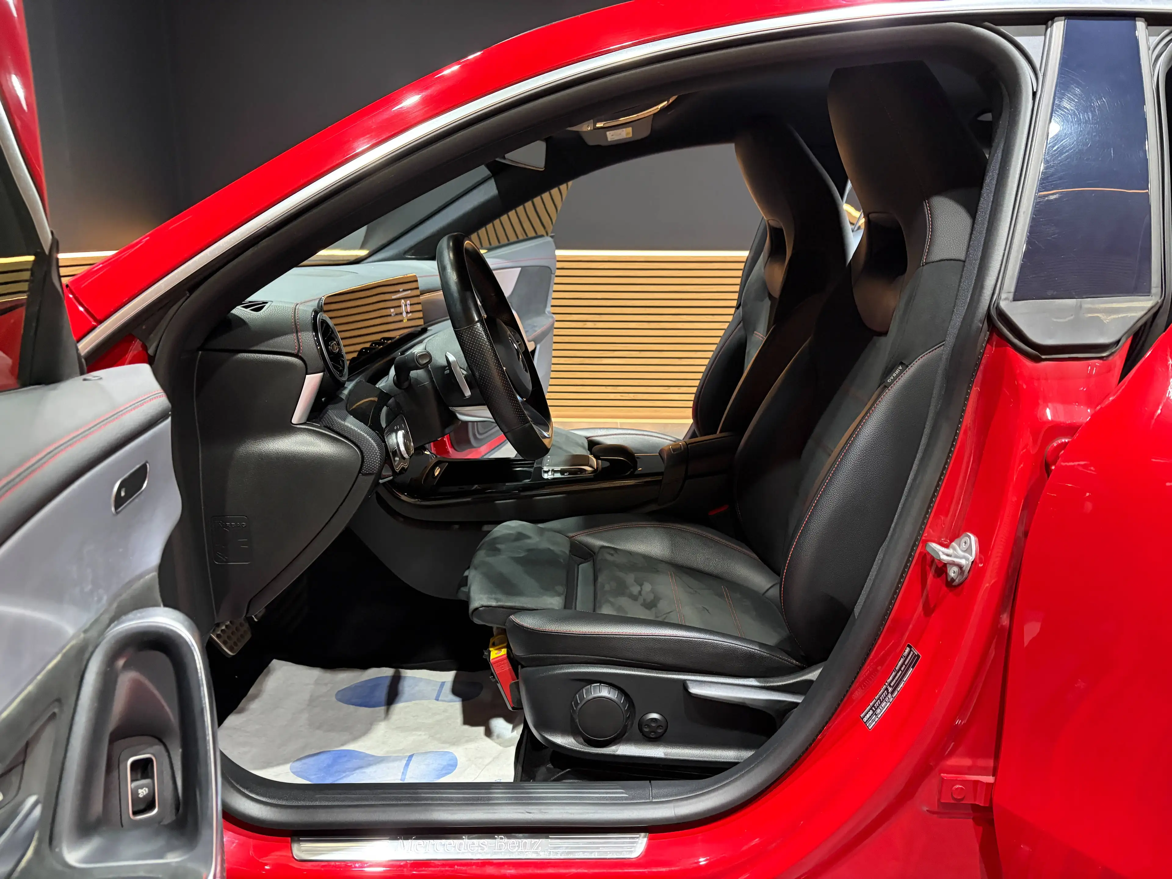 Mercedes-Benz CLA 180 d *PACK AMG*CARPLAY*SIEGE CHAUFF*CAMERA*GARANTIE* — photo 7