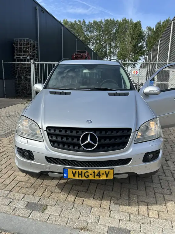 Mercedes-Benz ML 320 2005 из Европы — купить под ключ