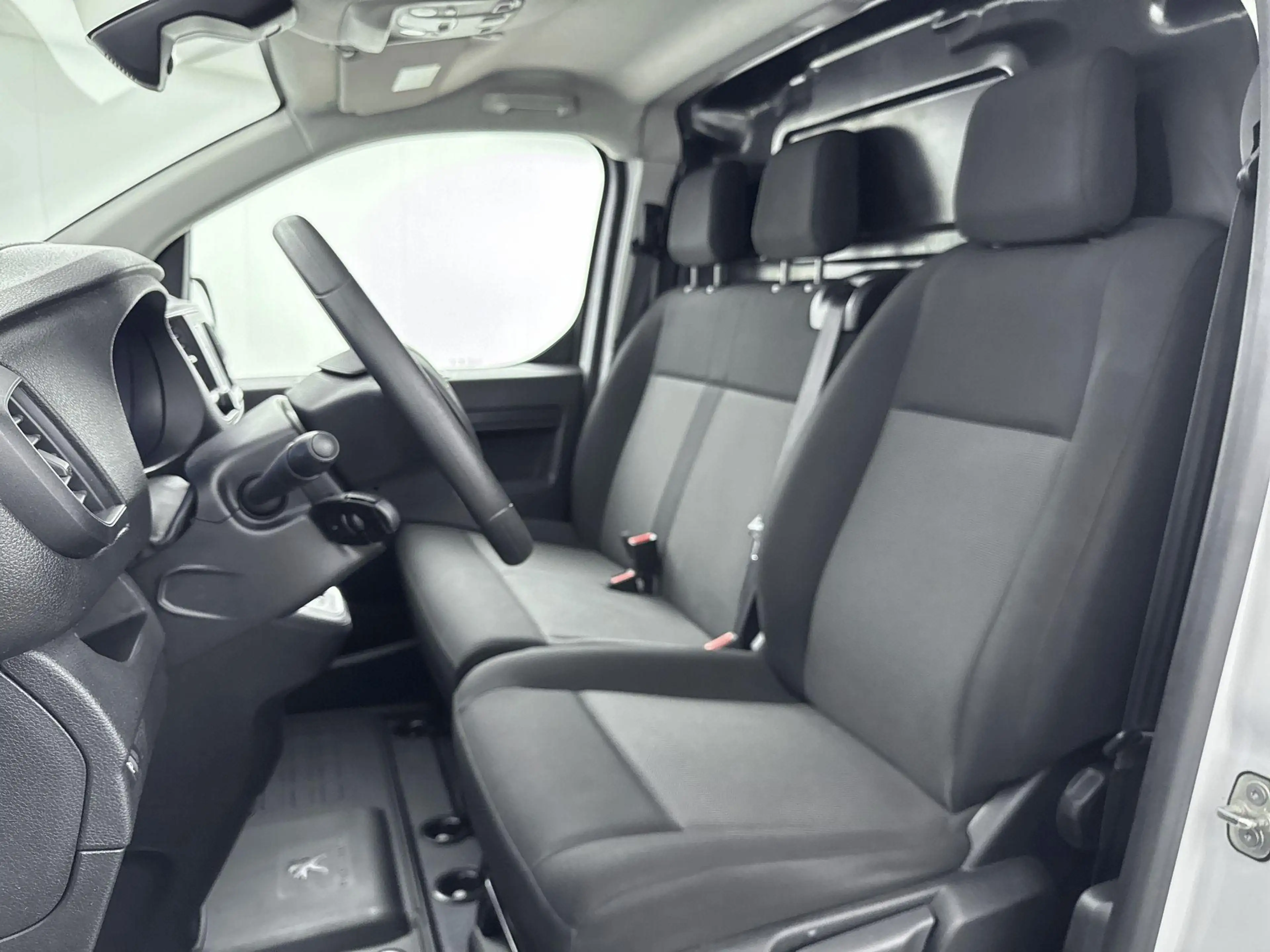 Peugeot e-Expert EV L2 75 kWh | Airco | CarPlay | 3-Zits | Cruise C — photo 7