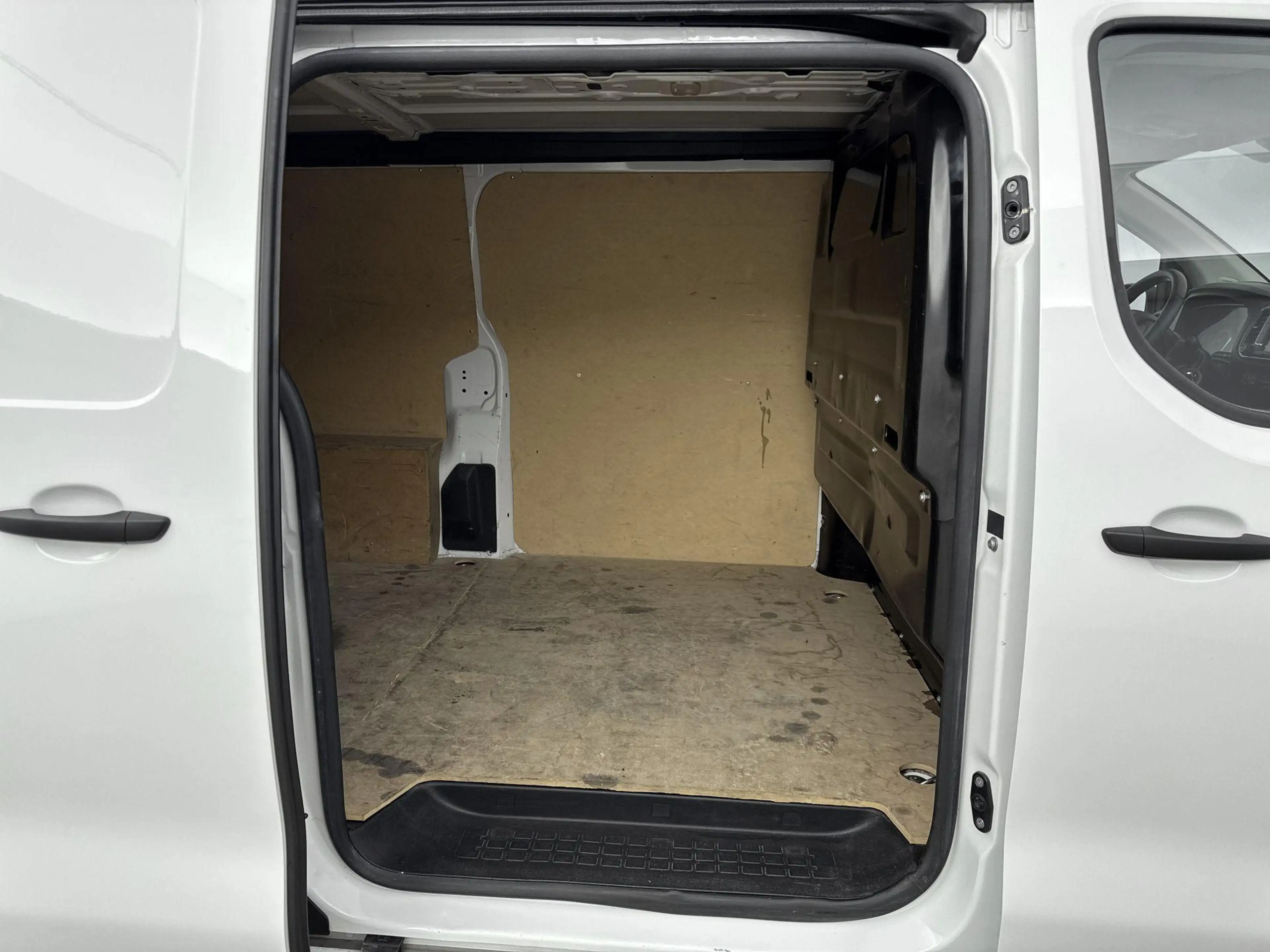 Peugeot e-Expert EV L2 75 kWh | Airco | CarPlay | 3-Zits | Cruise C — photo 14
