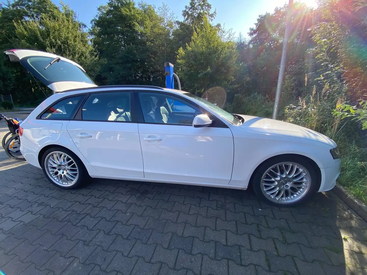 Audi A4 A4 Avant 2.0 TDI DPF quattro Attraction Weiß - 2