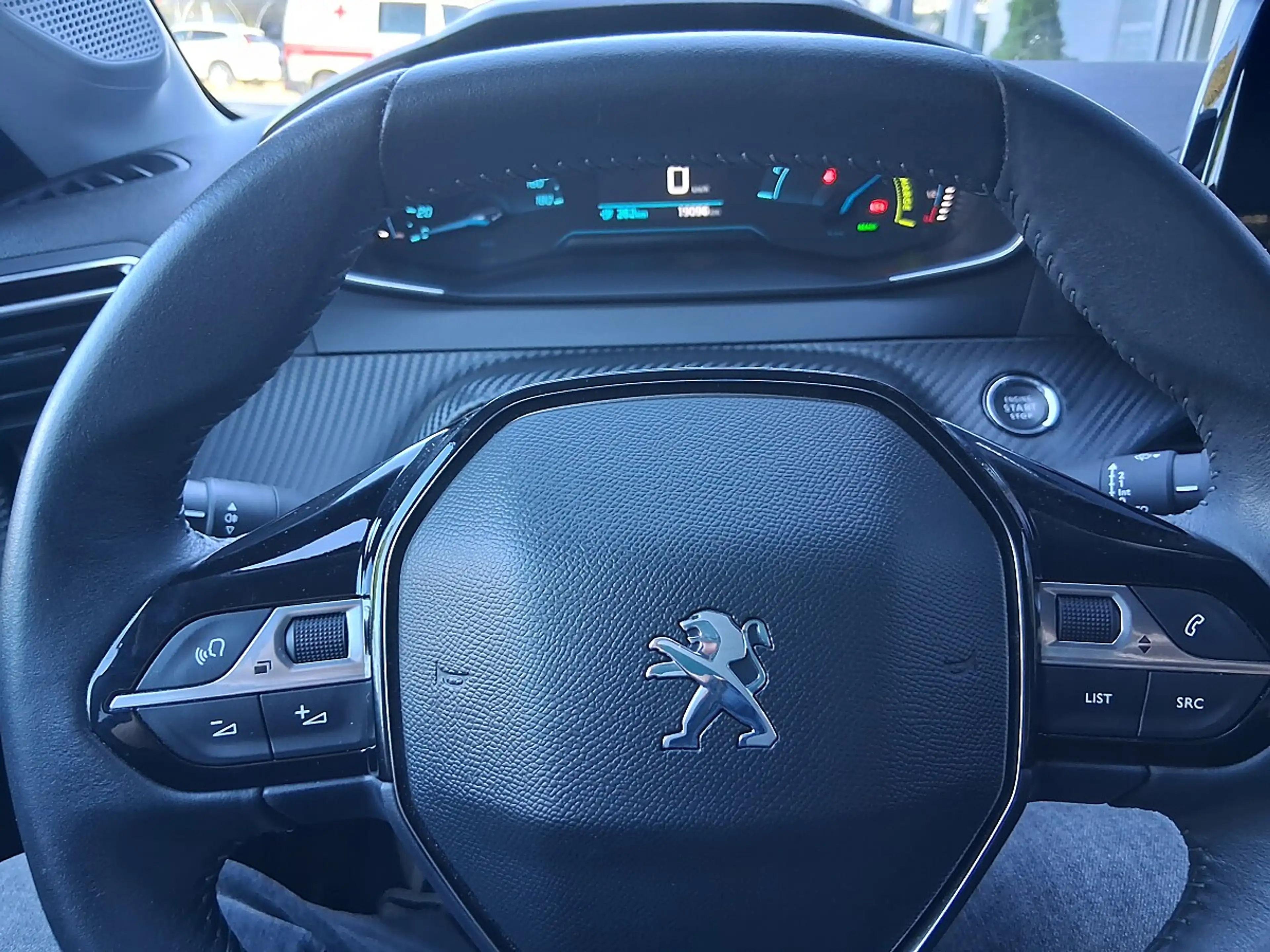 Peugeot e-208 50kWh Style — photo 8