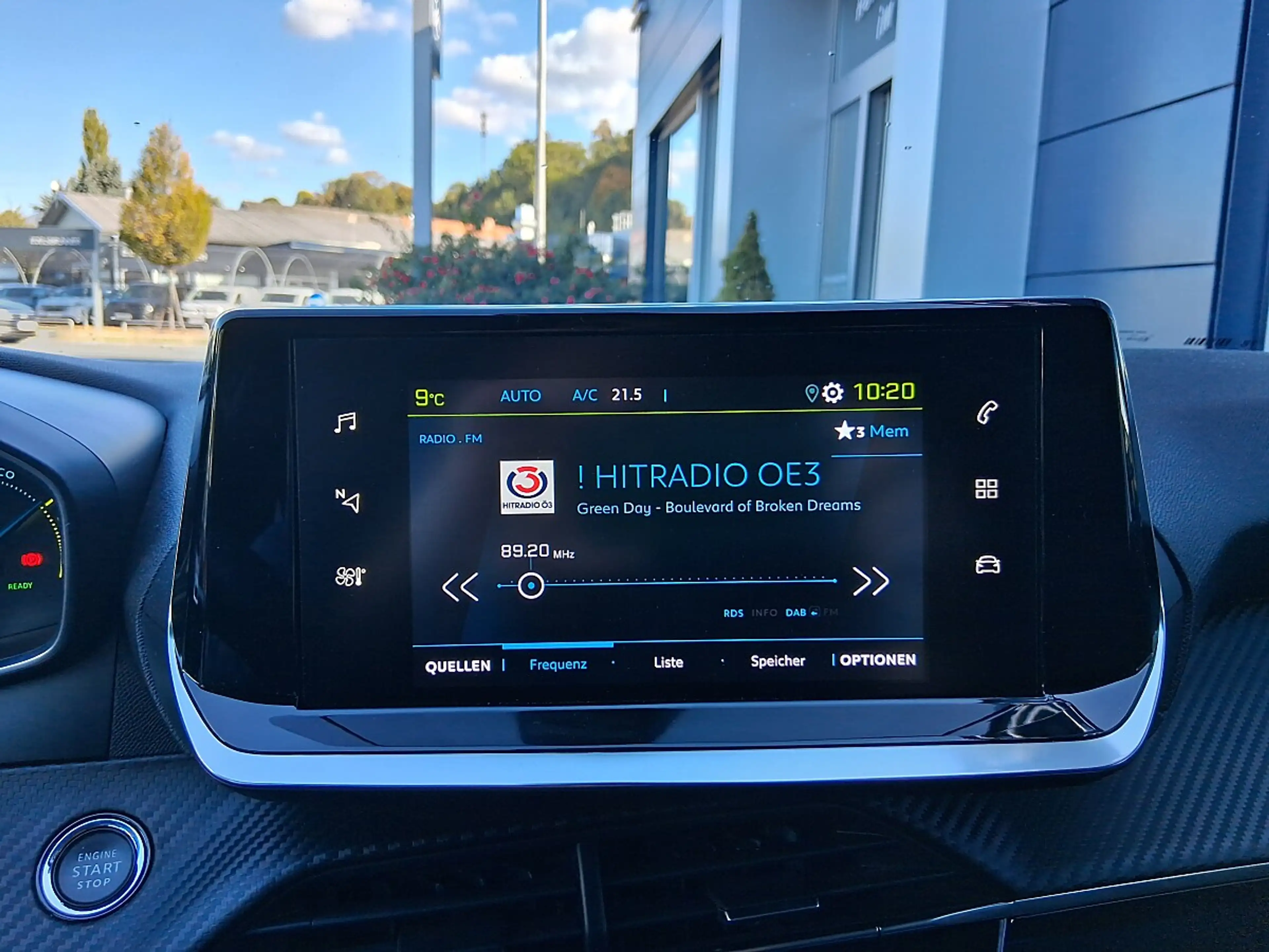 Peugeot e-208 50kWh Style — photo 11