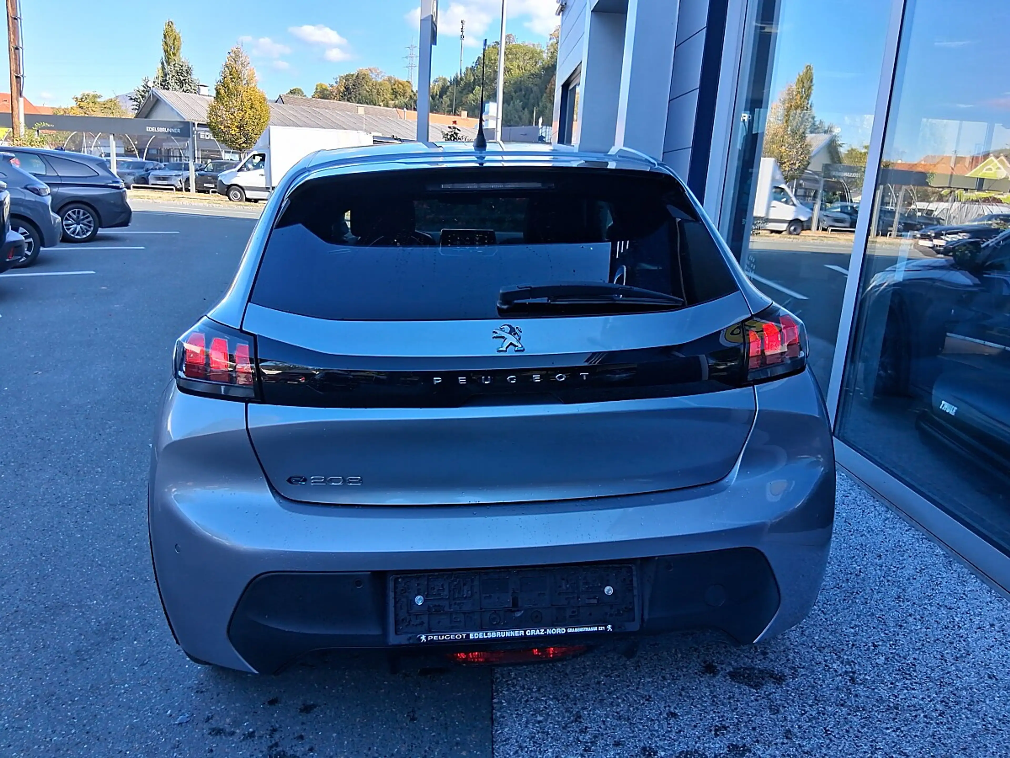 Peugeot e-208 50kWh Style — photo 5