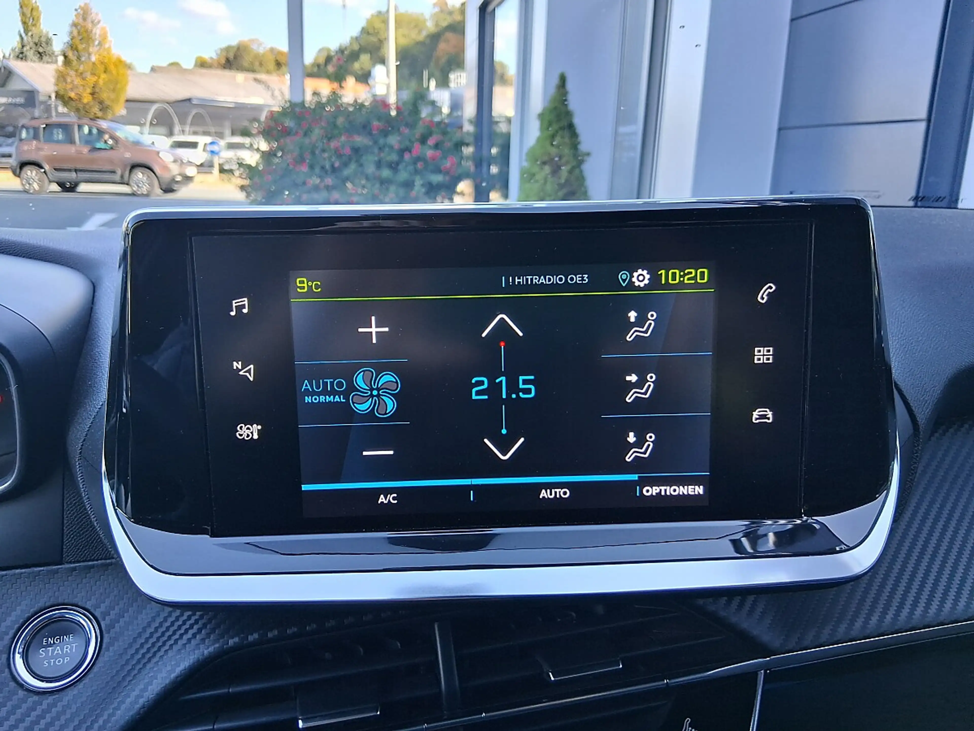 Peugeot e-208 50kWh Style — photo 10