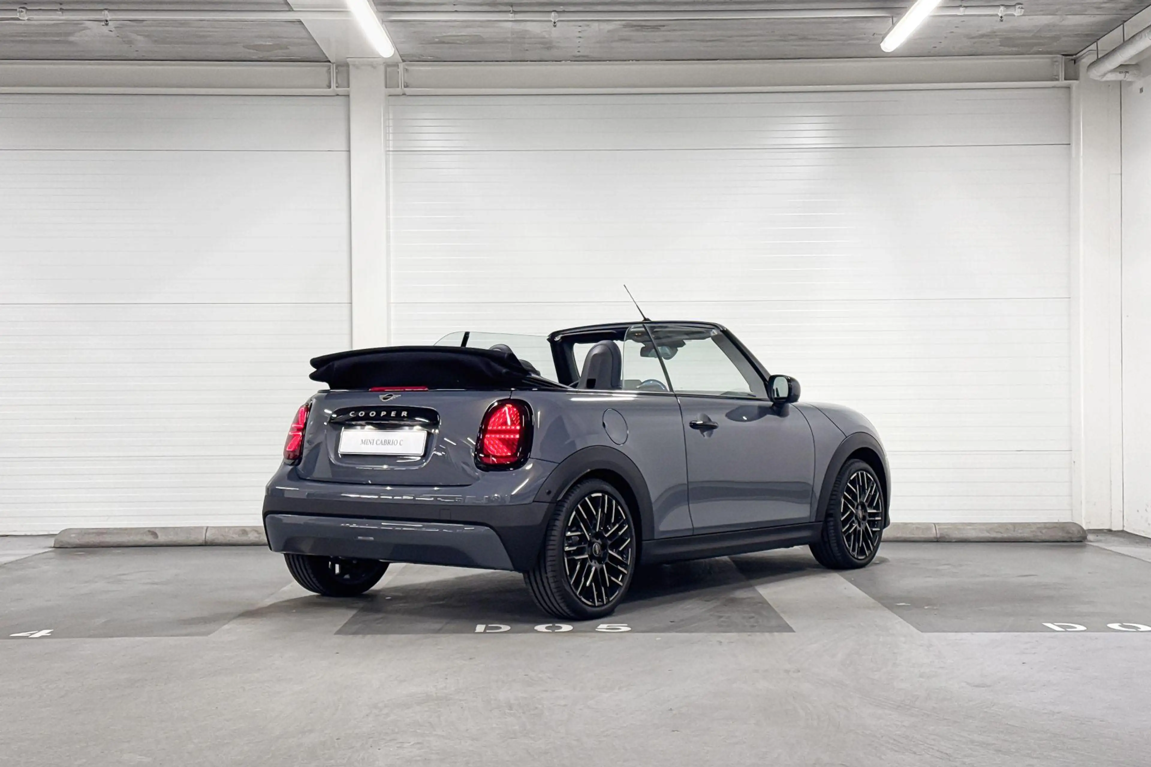 MINI Cooper C Cabrio | Favoured Uitvoering | Pakket L | 18" Night Flash — photo 10