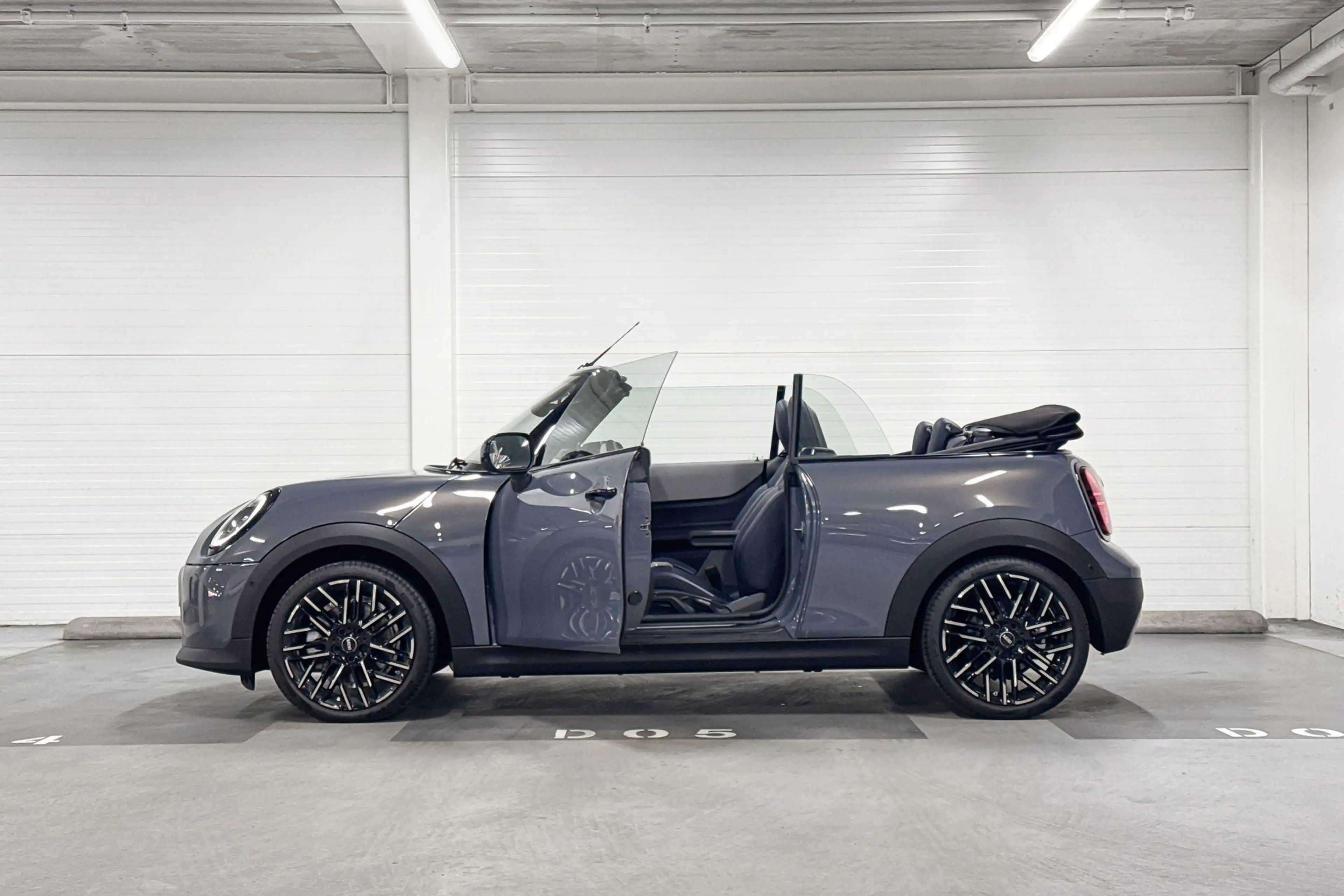 MINI Cooper C Cabrio | Favoured Uitvoering | Pakket L | 18" Night Flash — photo 5