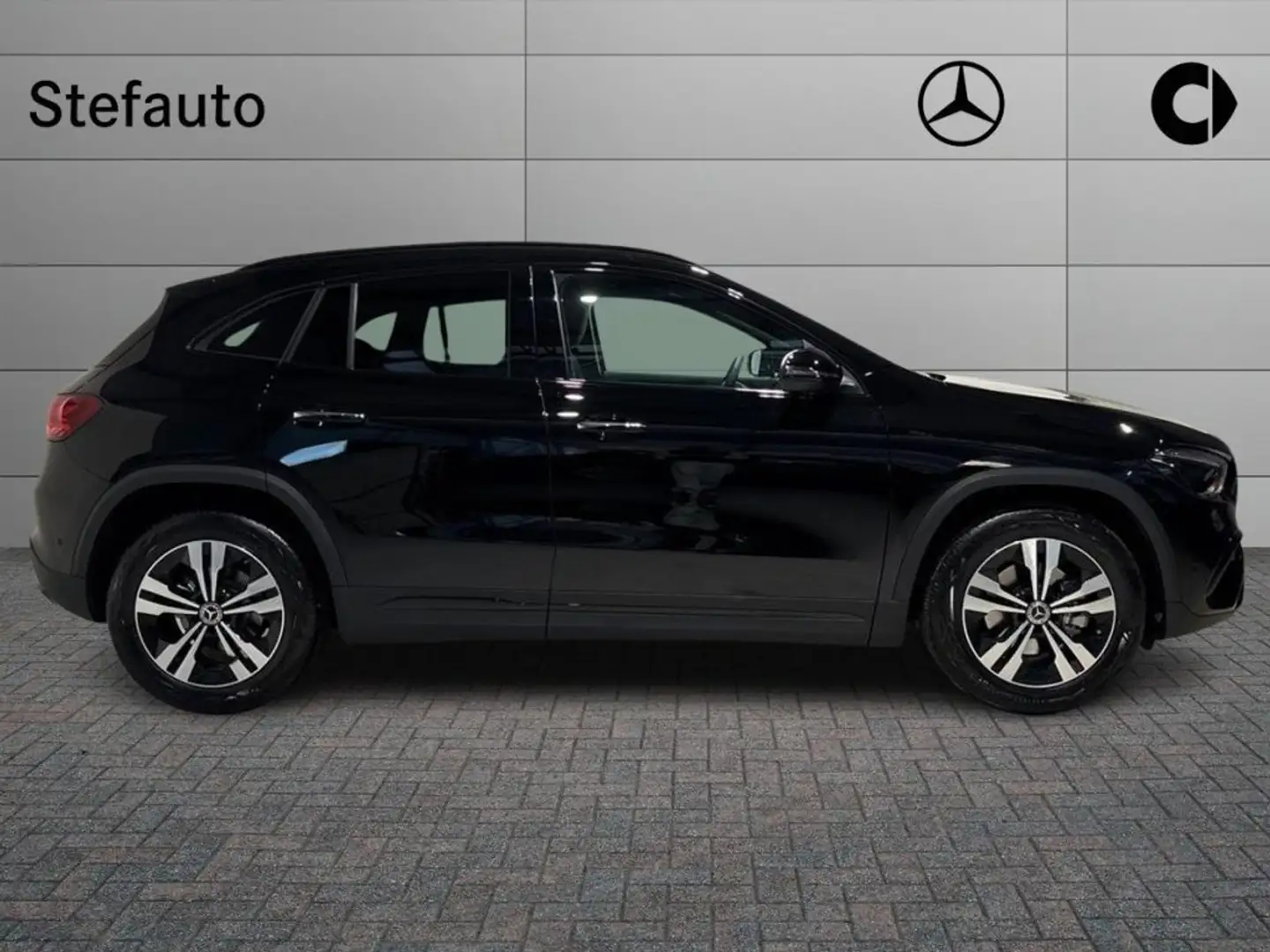 Mercedes-Benz GLA 200 d Automatic Progressive Advanced Plus Nero - 2