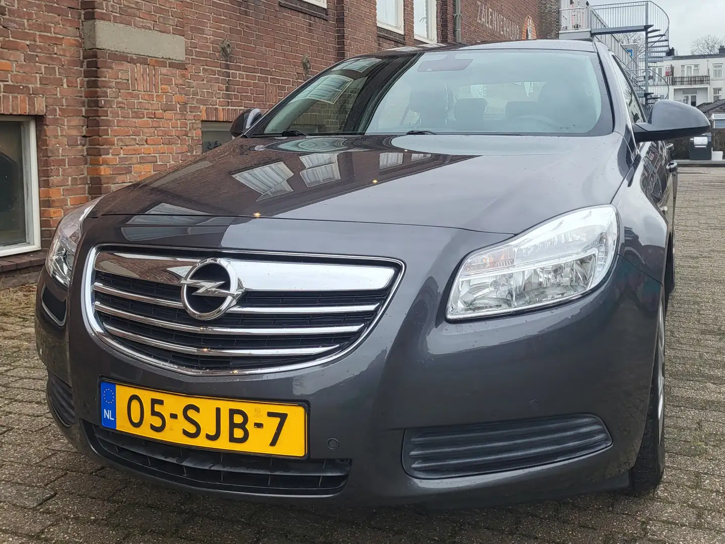Opel Insignia 1.6 T Edition siva - 1