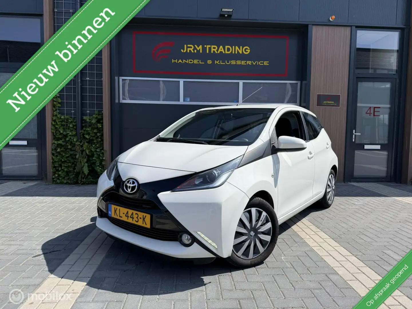 Toyota Aygo 1.0 VVT-i x-play CAMERA GR.SCHERM NAP CARPLAY Blanco - 1