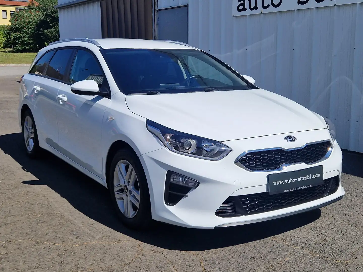 Kia Ceed SW / cee'd SW 1,4 MPI GPF Titan Blanc - 1