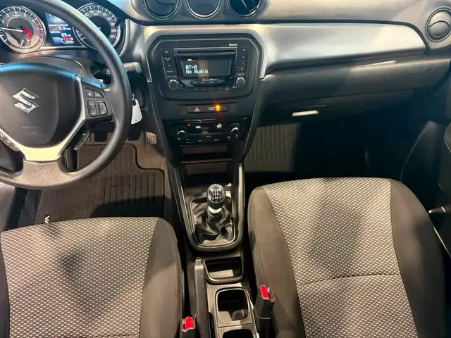 Suzuki Vitara view 12