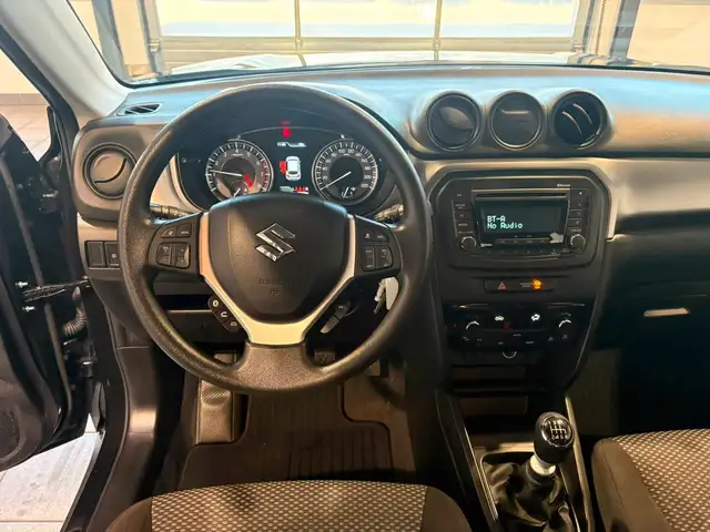 Suzuki Vitara view 9