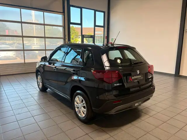 Suzuki Vitara view 4