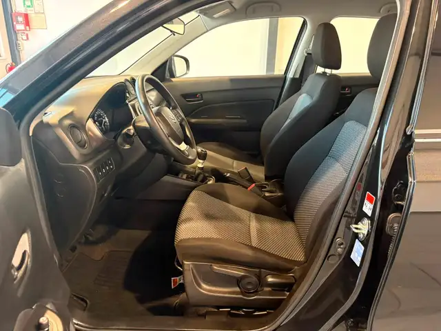 Suzuki Vitara view 8