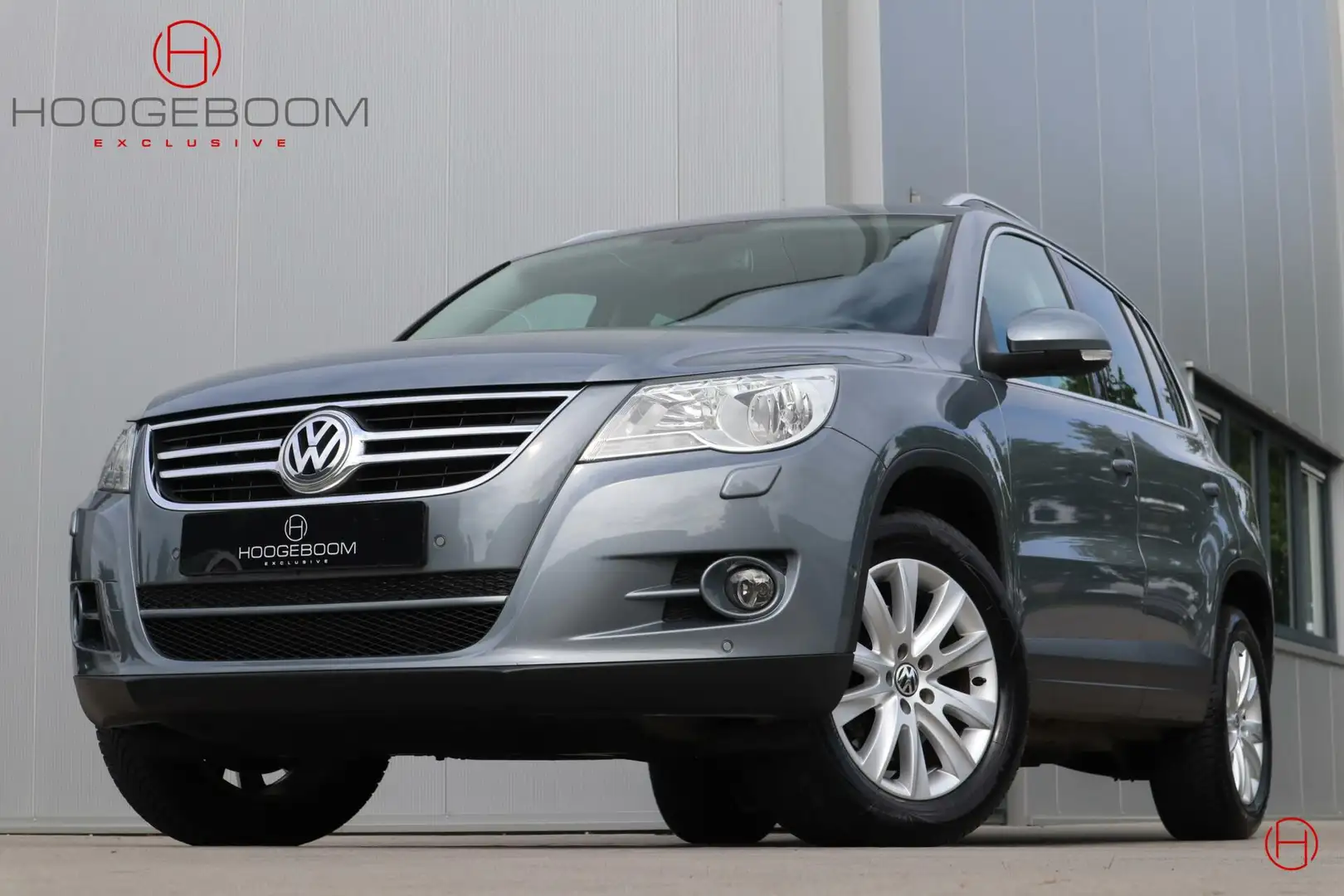 Volkswagen Tiguan 2.0 TDI 4Motion / Trekhaak (2200KG) / Stoelverwarm Grijs - 1