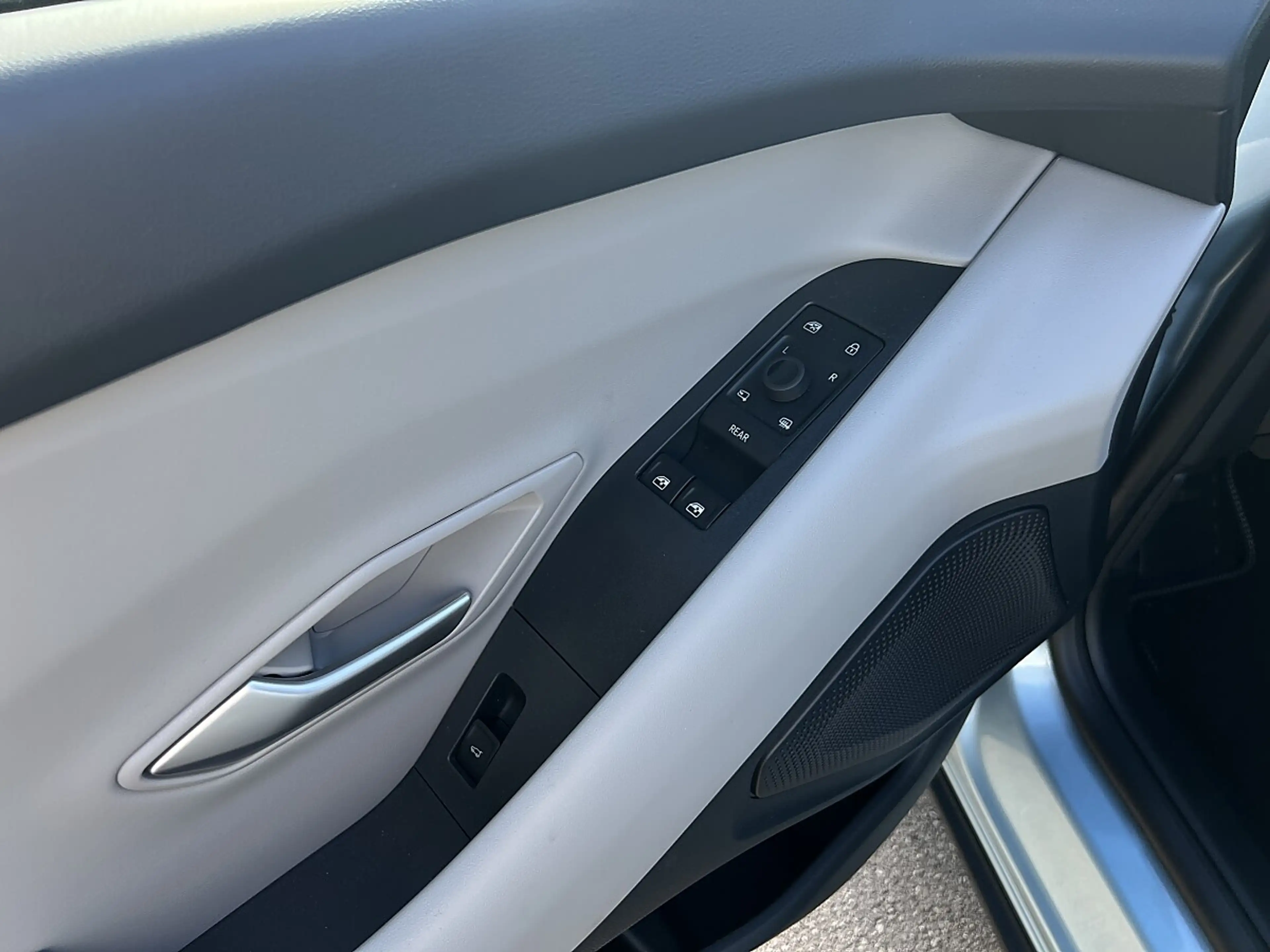 Ford Explorer Elektro 77kWh Select — photo 6
